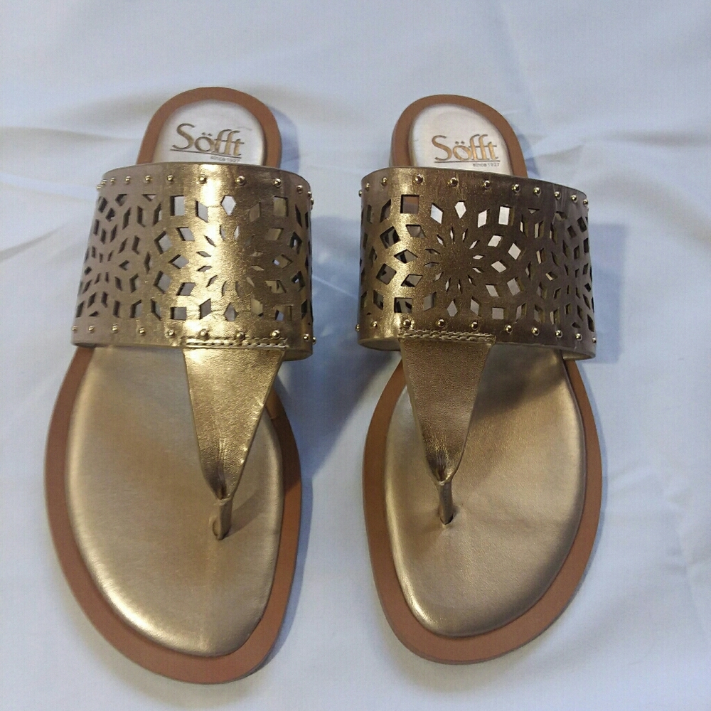 Sofft Sandals size 9 color gold